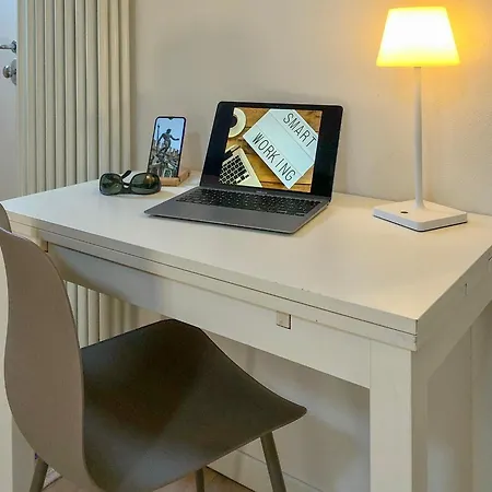 Healthy Flat - Tower Skyline View Apartment