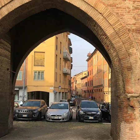 Healthy Flat - Tower Skyline View