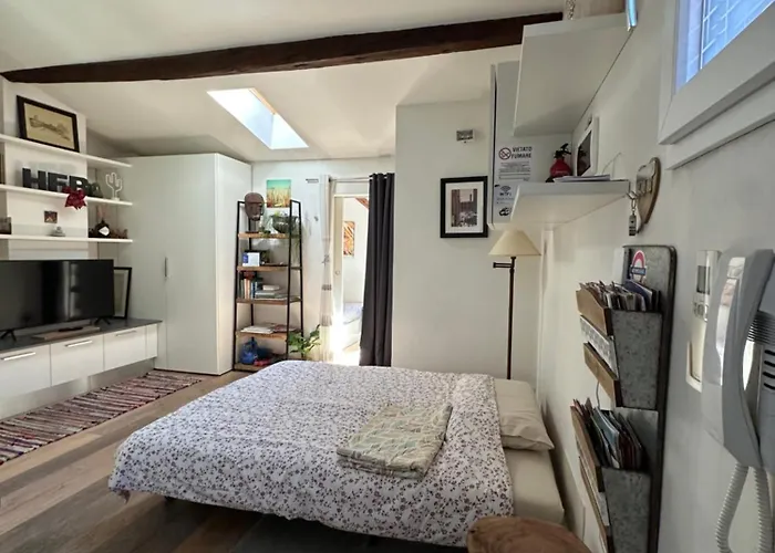 Healthy Flat - Tower Skyline View