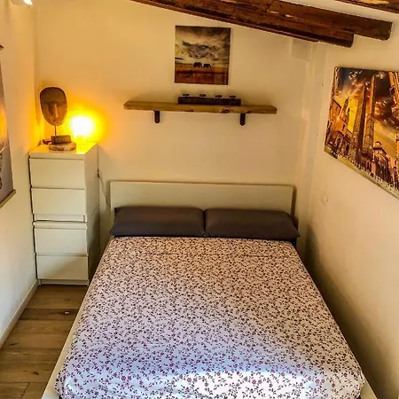 Healthy Flat - Tower Skyline View ボローニャ