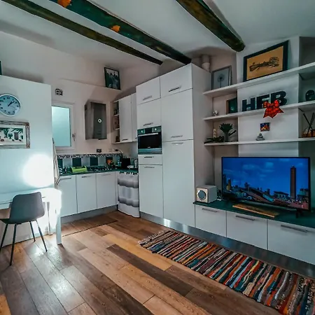 Healthy Flat - Tower Skyline View * ボローニャ